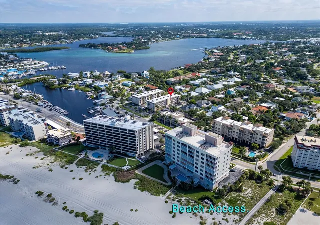 Photo 3 of Condo for sale at 995 Laguna Dr #305, Venice, FL 34285 | MLS# N6146015 | Listing updated on 2026-10-08