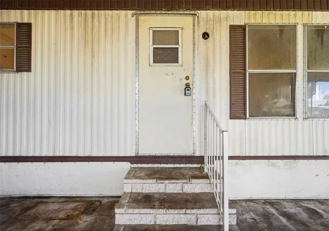 Photo 2 of Manufactured home for sale at 6322 New York St, Zephyrhills, FL 33542 | MLS# TB8553914 | Listing updated on 2026-10-03