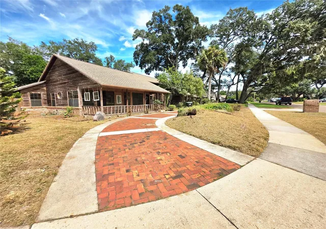 Photo 3 of Single family home for sale at 4231 Tall Tree Dr, Orlando, FL 32810 | MLS# O6446408 | Listing updated on 2026-10-01