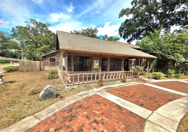 Photo 4 of Single family home for sale at 4231 Tall Tree Dr, Orlando, FL 32810 | MLS# O6446408 | Listing updated on 2026-10-01