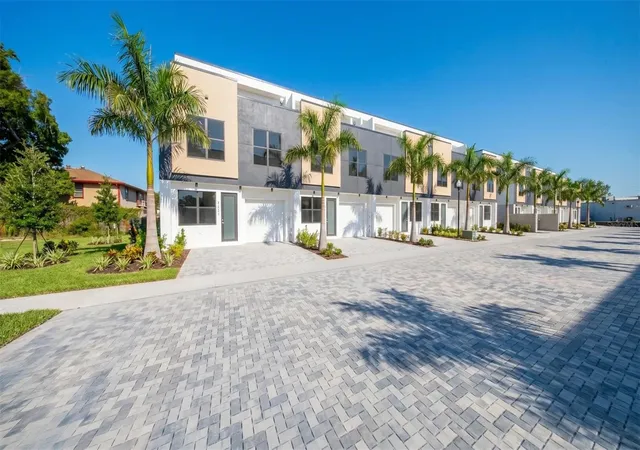 Photo 2 of Townhouse for sale at 8405 Modano Pl, Tampa, FL 33614 | MLS# TB8553919 | Listing updated on 2026-10-04