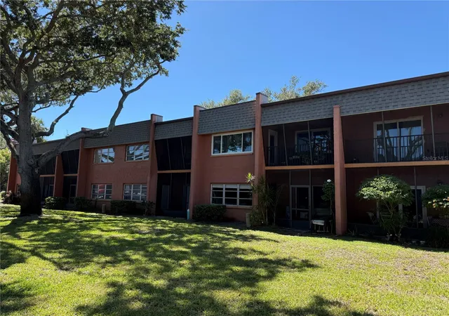 Photo 1 of Condo for sale at 4805 Alt 19 #422, Palm Harbor, FL 34683 | MLS# W7889990 | Listing updated on 2026-10-03