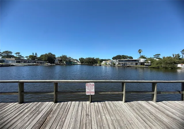Listing Photo 5 - Condo for sale in building located at 4805 Alt 19, PALM HARBOR, FL 34683 - Unit #422