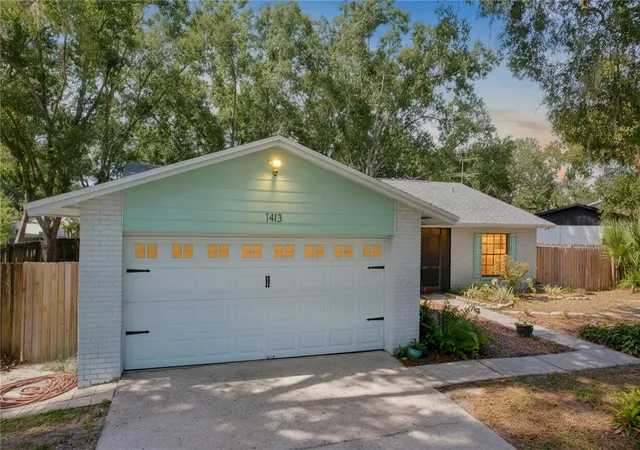 Photo 3 of Single family home for sale at 1413 Windjammer Loop, Lutz, FL 33559 | MLS# TB8553923 | Listing updated on 2026-10-02