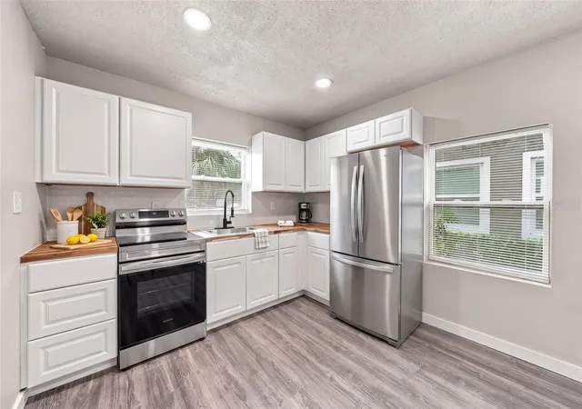 Photo 4 of Single family home for sale at 5419 Old Cheney Hwy, Orlando, FL 32807 | MLS# O6446412 | Listing updated on 2026-10-07
