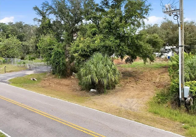 Photo 4 of Land for sale at 2607 Gulf City Rd, Ruskin, FL 33570 | MLS# A4708092 | Listing updated on 2026-10-08