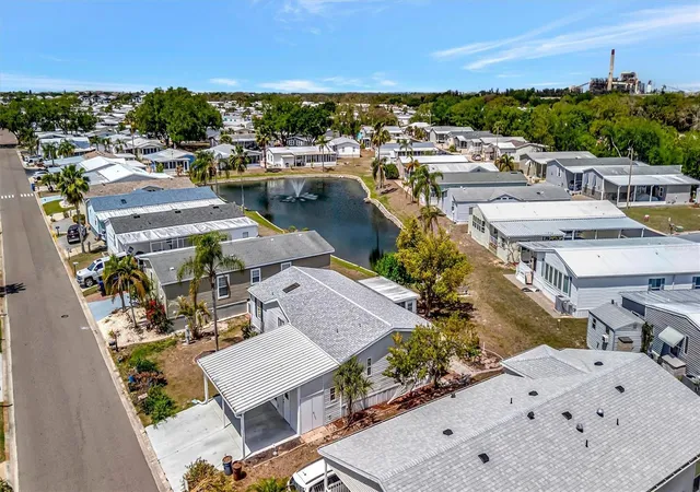 Photo 4 of Manufactured home for sale at 211 S Port Royal Ln #523, Apollo Beach, FL 33572 | MLS# TB8553928 | Listing updated on 2026-10-04