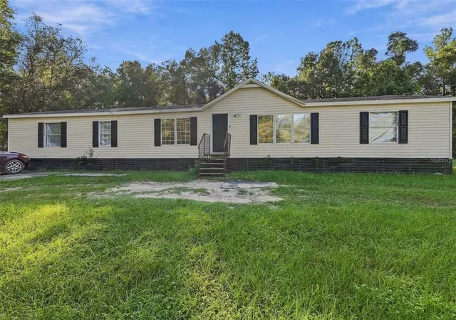 Photo 2 of Manufactured home for sale at 254 Se 7th Avenue, Interlachen, FL 32148 | MLS# A4708094 | Listing updated on 2026-10-02