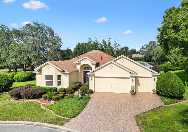 Photo 1 of Single family home for sale at 17765 SE 85th Causton Ct, The Villages, FL 32162 | MLS# A4708096 | Listing updated on 2026-10-31
