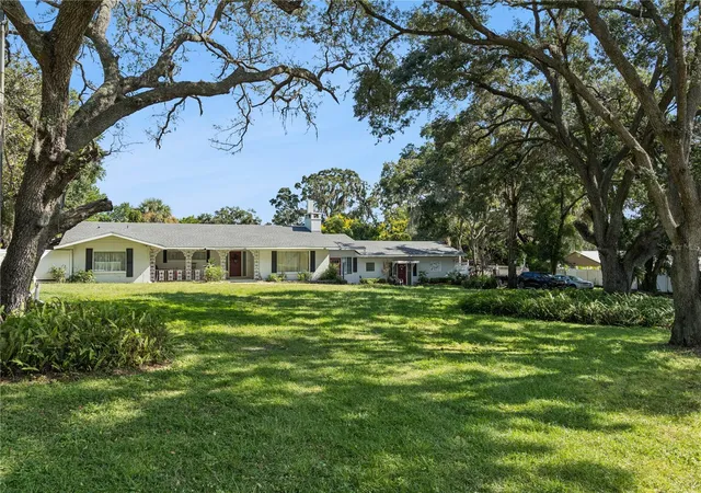Photo 2 of Single family home for sale at 1505 E Crooked Lake Dr, Eustis, FL 32726 | MLS# O6446420 | Listing updated on 2026-10-02