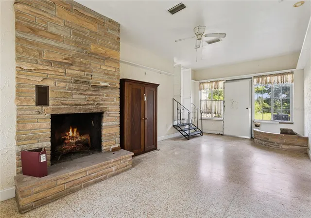 Photo 4 of Single family home for sale at 1505 E Crooked Lake Dr, Eustis, FL 32726 | MLS# O6446420 | Listing updated on 2026-10-02