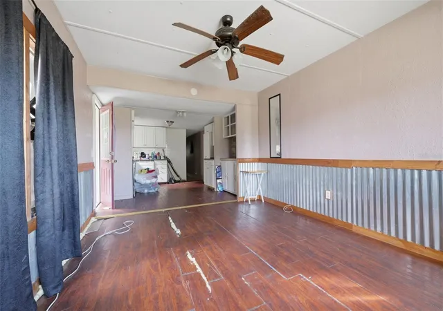 Photo 2 of Manufactured home for sale at 35012 Glosson Cir, Zephyrhills, FL 33541 | MLS# W7889991 | Listing updated on 2026-10-02