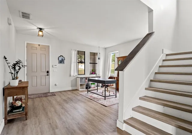 Photo 3 of Single family home for sale at 822 N Jacks Lake Rd, Clermont, FL 34711 | MLS# G5118500 | Listing updated on 2026-10-07