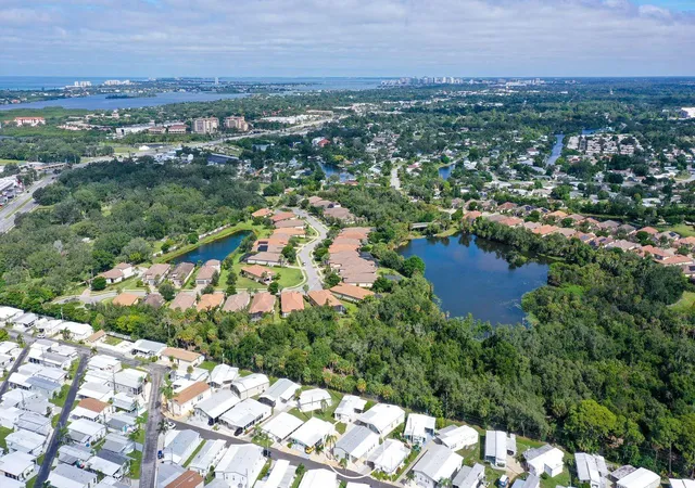 Photo 3 of Manufactured home for sale at 84 Southwinds Dr, Sarasota, FL 34231 | MLS# A4708103 | Listing updated on 2026-10-02