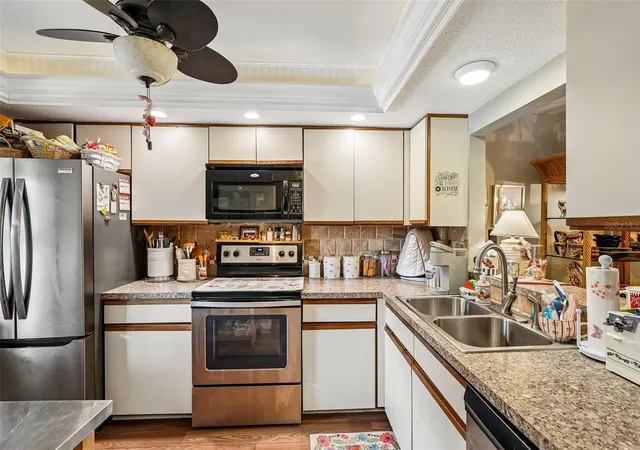 Photo 2 of Condo for sale at 430 Mission Trl E #B, Venice, FL 34285 | MLS# N6146016 | Listing updated on 2026-10-05