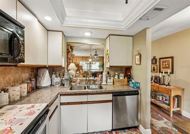 Photo 4 of Condo for sale at 430 Mission Trl E #B, Venice, FL 34285 | MLS# N6146016 | Listing updated on 2026-10-05