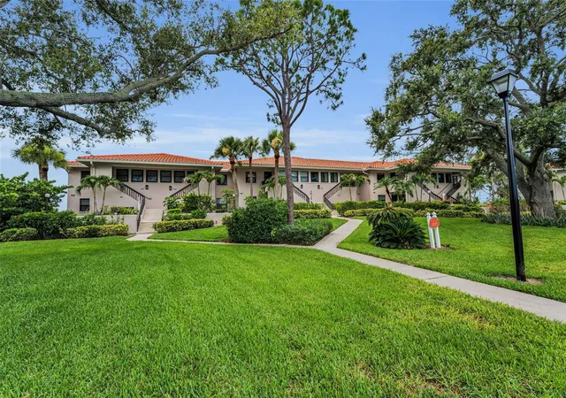 Photo 3 of Condo for sale at 1813 Mariner Dr #146, Tarpon Springs, FL 34689 | MLS# W7889993 | Listing updated on 2026-10-02