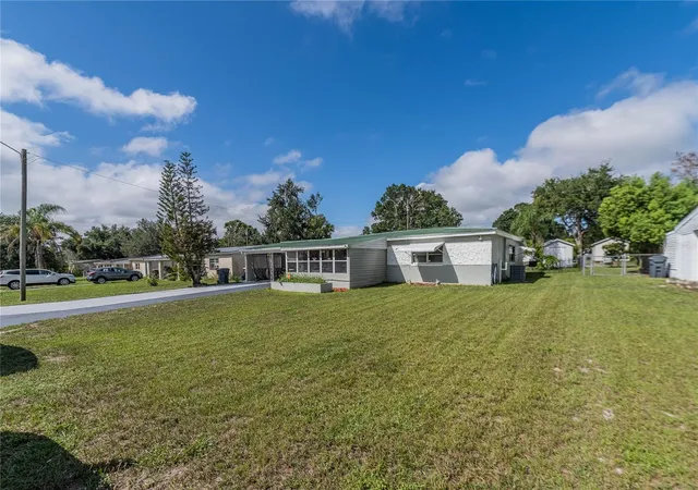 Photo 3 of Single family home for sale at 506 Thomas Ave, Frostproof, FL 33843 | MLS# TB8553939 | Listing updated on 2026-10-03
