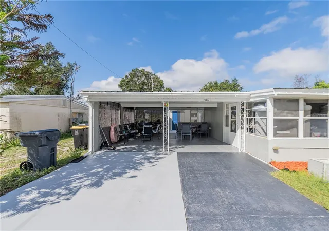 Photo 4 of Single family home for sale at 506 Thomas Ave, Frostproof, FL 33843 | MLS# TB8553939 | Listing updated on 2026-10-03