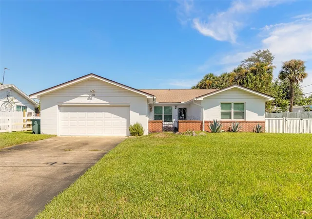 Single family home for sale at 879 W Coquina Dr, DAYTONA BEACH, FL 32117 | MLS# V4951610