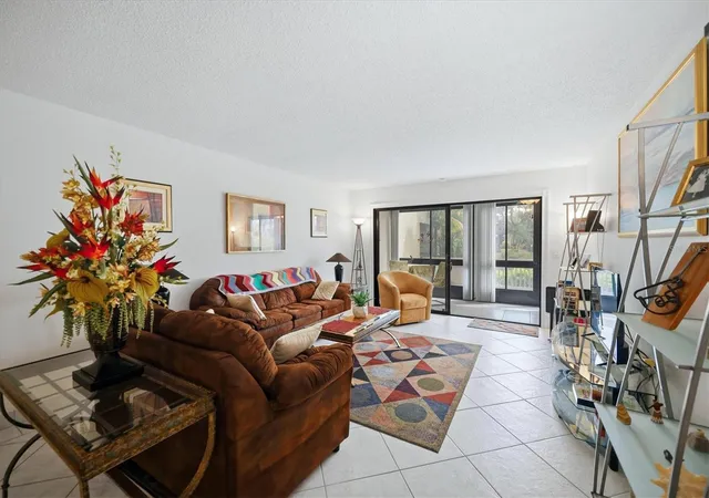Photo 3 of Condo for sale at 1515 Clower Crk Dr #HA158, Sarasota, FL 34231 | MLS# A4708108 | Listing updated on 2026-10-06