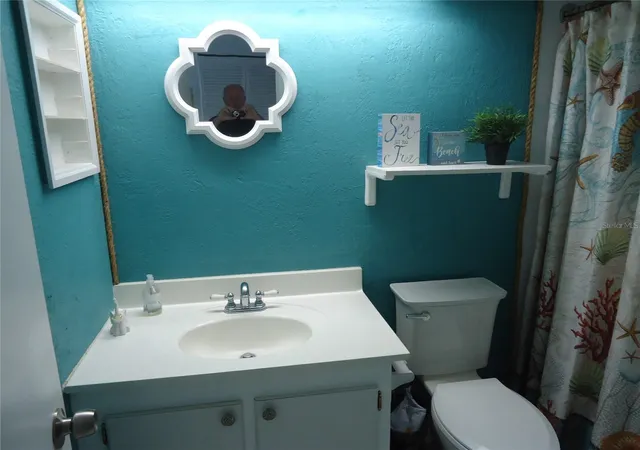Photo 4 of Condo for sale at 4550 Cove Cir #605, Saint Petersburg, FL 33708 | MLS# TB8553940 | Listing updated on 2026-10-03