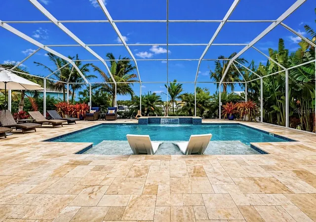 Photo 1 of Single family home for sale at 954 Signet Dr, Apollo Beach, FL 33572 | MLS# TB8553941 | Listing updated on 2026-10-07