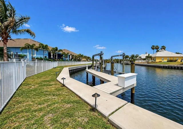 Photo 2 of Single family home for sale at 954 Signet Dr, Apollo Beach, FL 33572 | MLS# TB8553941 | Listing updated on 2026-10-07