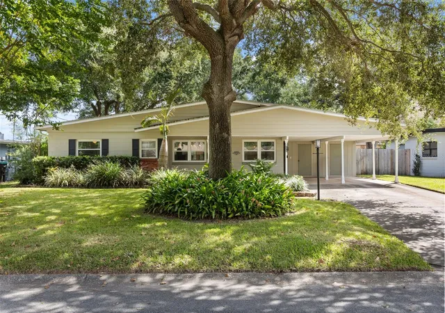 Photo 2 of Single family home for sale at 4605 Stilwell Dr, Orlando, FL 32812 | MLS# O6446432 | Listing updated on 2026-10-07
