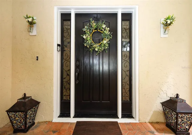 Photo 3 of Condo for sale at 170 Balfour Dr #1, Winter Park, FL 32792 | MLS# O6446433 | Listing updated on 2026-10-06