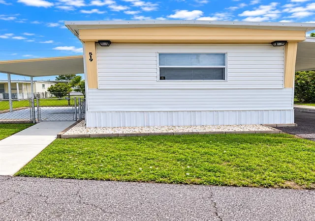 Photo 2 of Manufactured home for sale at 6580 Seminole Blvd #519, Seminole, FL 33772 | MLS# TB8553944 | Listing updated on 2026-10-02
