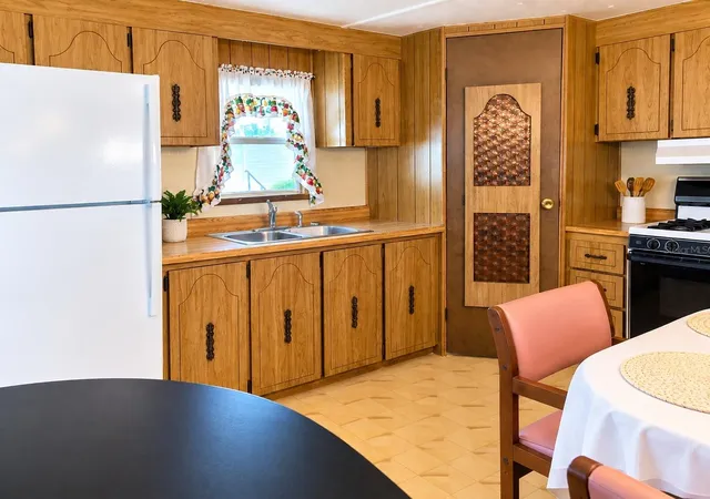 Photo 3 of Manufactured home for sale at 6580 Seminole Blvd #519, Seminole, FL 33772 | MLS# TB8553944 | Listing updated on 2026-10-02