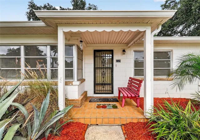 Photo 3 of Sale Pending at 2329 Southland Rd, Mount Dora, FL 32757 | MLS# G5118504 | Listing updated on 2026-10-08