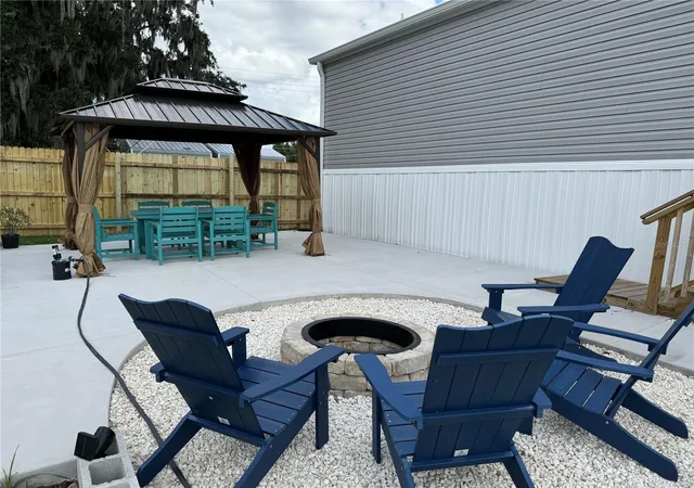Photo 3 of Manufactured home for sale at 258 3rd Street NW, Ruskin, FL 33570 | MLS# L4965484 | Listing updated on 2026-10-06