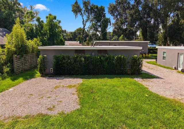 Photo 2 of House for sale at 1922 Cloverlawn Ave, Orlando, FL 32806 | MLS# O6446443 | Listing updated on 2026-10-02