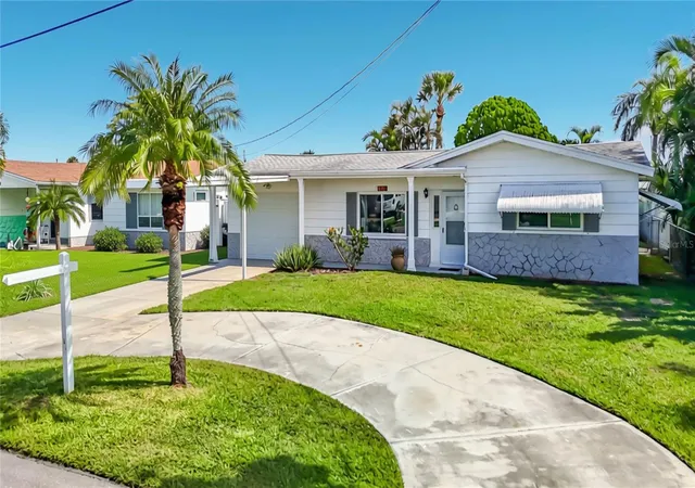 Photo 4 of Single family home for sale at 13538 Leslie Dr, Hudson, FL 34667 | MLS# W7889994 | Listing updated on 2026-10-06