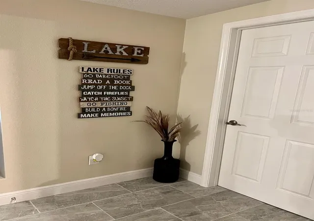 Photo 4 of Single family home for sale at 896 Cr 485a, Lake Panasoffkee, FL 33538 | MLS# S5158664 | Listing updated on 2026-10-03