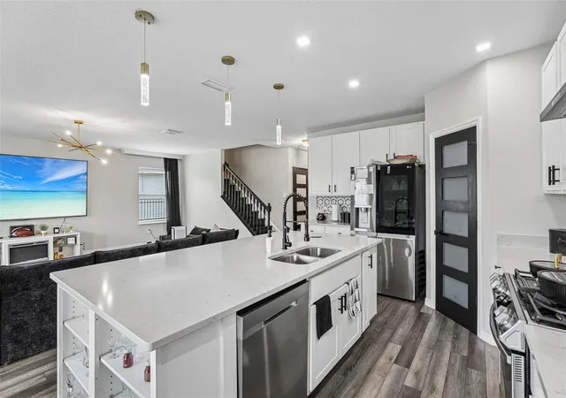 Photo 4 of Single family home for sale at 1131 Oak Blf Dr, Davenport, FL 33837 | MLS# TB8553962 | Listing updated on 2026-10-03