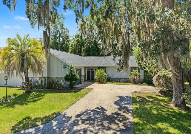 Single family home for sale at 260 SE 16th Terrace, CRYSTAL RIVER, FL 34429 | MLS# TB8553963