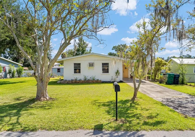 Photo 2 of Single family home for sale at 704 19th Avenue W, Palmetto, FL 34221 | MLS# A4708133 | Listing updated on 2026-10-02