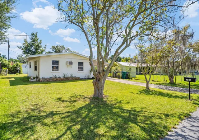 Photo 3 of Single family home for sale at 704 19th Avenue W, Palmetto, FL 34221 | MLS# A4708133 | Listing updated on 2026-10-02