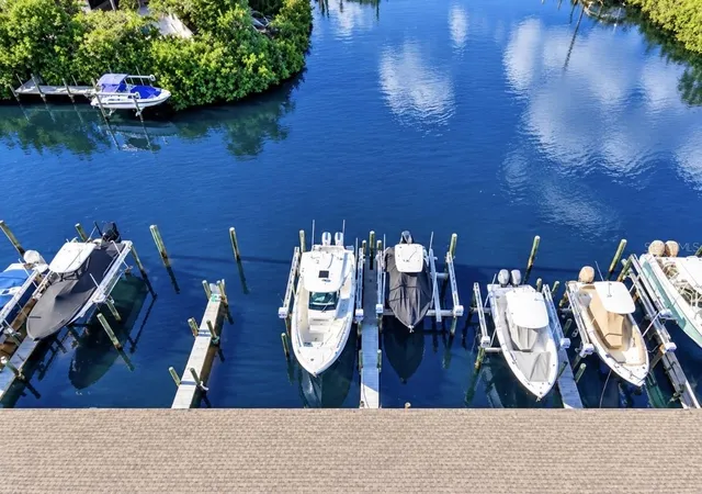 Photo 2 of Condo for sale at 1313 Dockside Pl #120, Sarasota, FL 34242 | MLS# A4708135 | Listing updated on 2026-10-20