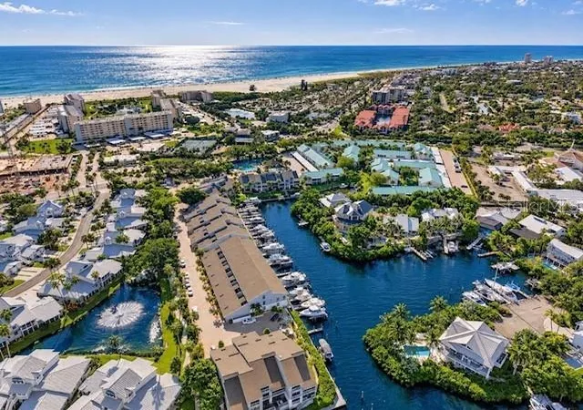 Photo 3 of Condo for sale at 1313 Dockside Pl #120, Sarasota, FL 34242 | MLS# A4708135 | Listing updated on 2026-10-20