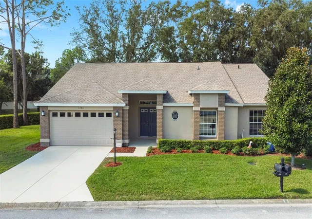 Photo 3 of Single family home for sale at 1385 Summerwood Ct, Spring Hill, FL 34606 | MLS# W7889995 | Listing updated on 2026-10-02