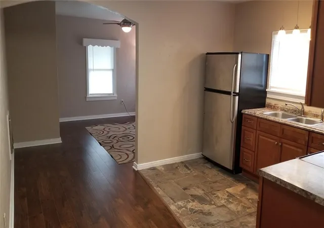 Photo 4 of House for sale at 902 E Lime St, Lakeland, FL 33801 | MLS# L4965488 | Listing updated on 2026-10-02