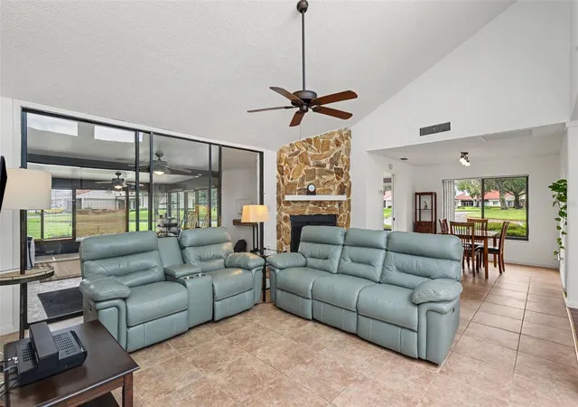 Photo 3 of Townhouse for sale at 103 Valencia Ct N, Plant City, FL 33566 | MLS# TB8553974 | Listing updated on 2026-10-05