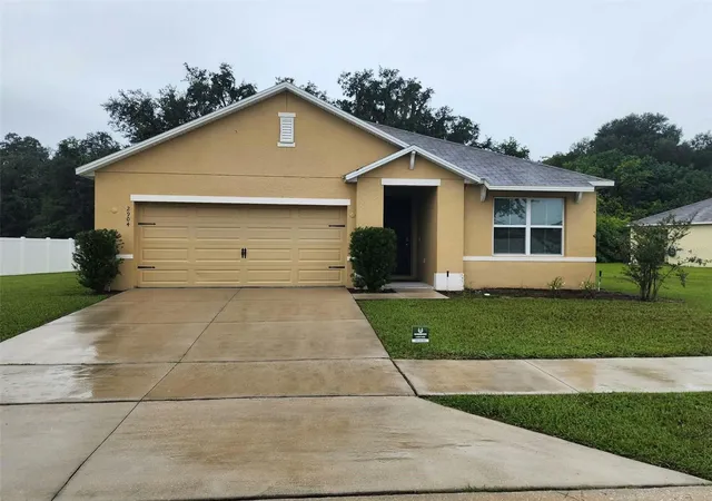 Photo 2 of Single family home for sale at 2904 Ne 42nd Road, Ocala, FL 34470 | MLS# OM733249 | Listing updated on 2026-10-08
