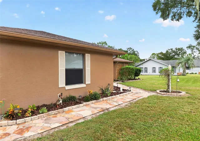 Photo 3 of Single family home for sale at 205 E Falconry Ct, Hernando, FL 34442 | MLS# OM733250 | Listing updated on 2026-10-03