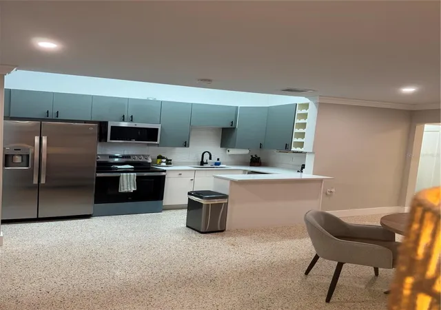 Listing Photo 4 - Condo for sale in building located at 319 20th Ave S, Saint Petersburg, FL 33705