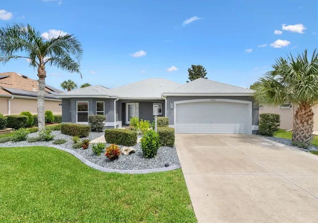 Photo 1 of Single family home for sale at 1402 Camero Dr, Lady Lake, FL 32159 | MLS# V4951613 | Listing updated on 2026-10-03